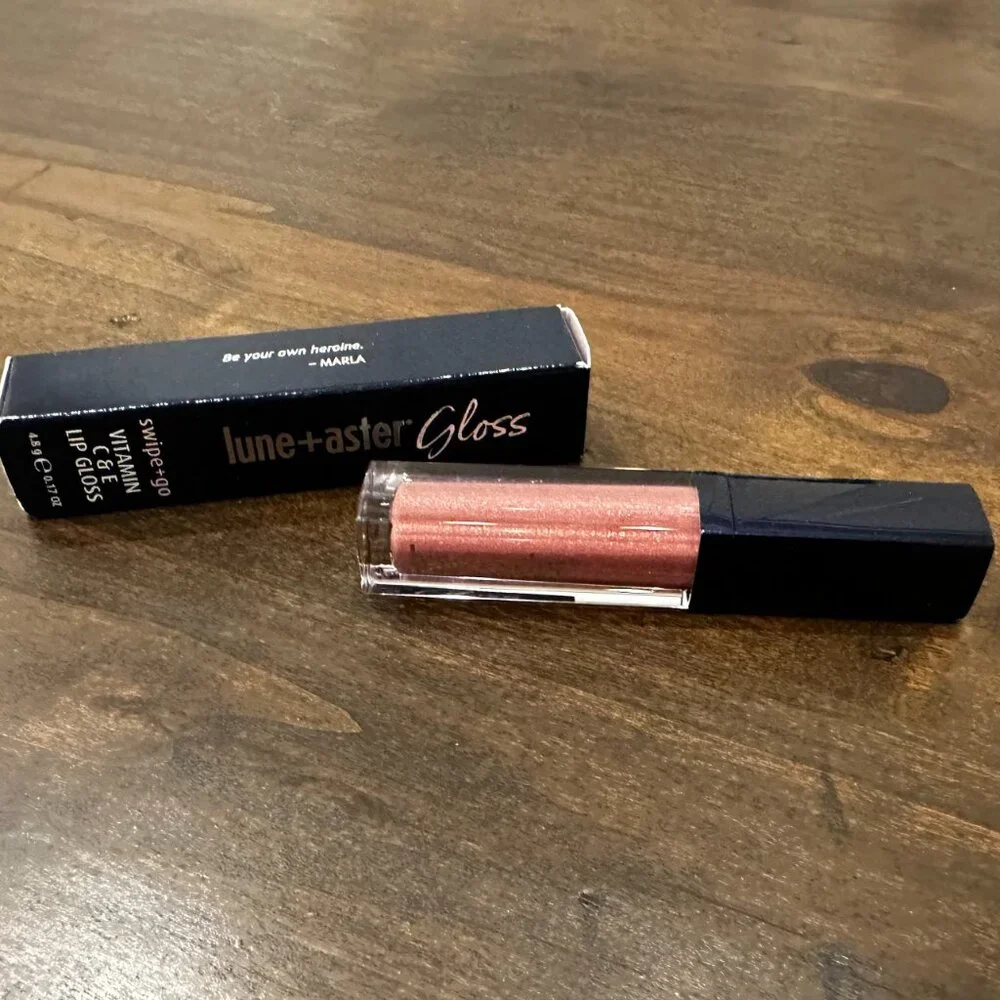 Lune+Aster Vitamin C+E Lip Gloss VLOGGER 0.17 oz NIB